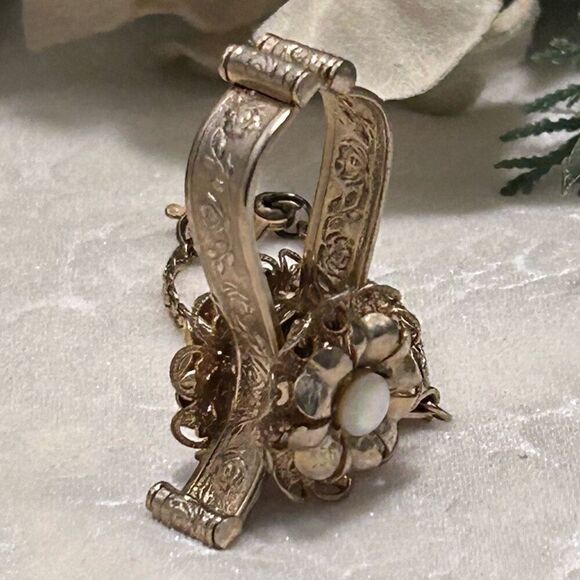 Rare Vtg Glove Purse Scarf Opera Size 3 1/4" Gold-tone Floral Engraved MOP Inset - Picture 4 of 14